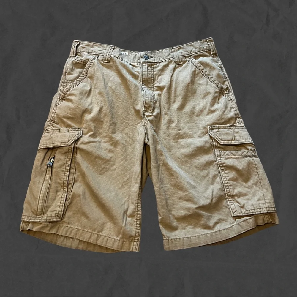 Carhartt Men's Khaki Cargo Shorts - Picture 6 of 6